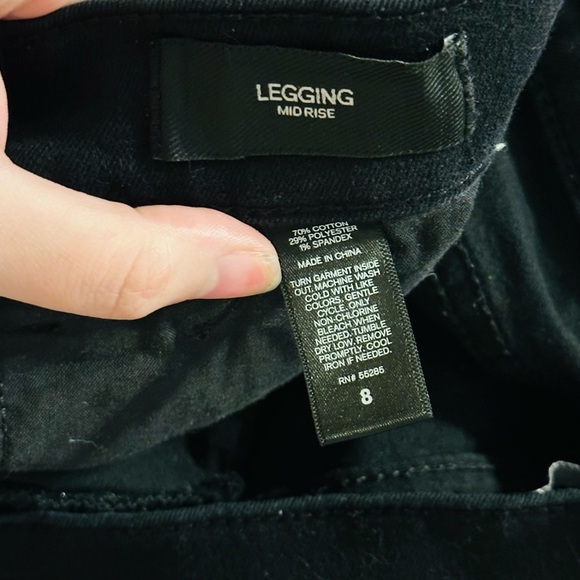 Women’s express black mid rise very distressed skinny jeans legging size 8 - Picture 5 of 6